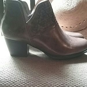 earth brook bootie